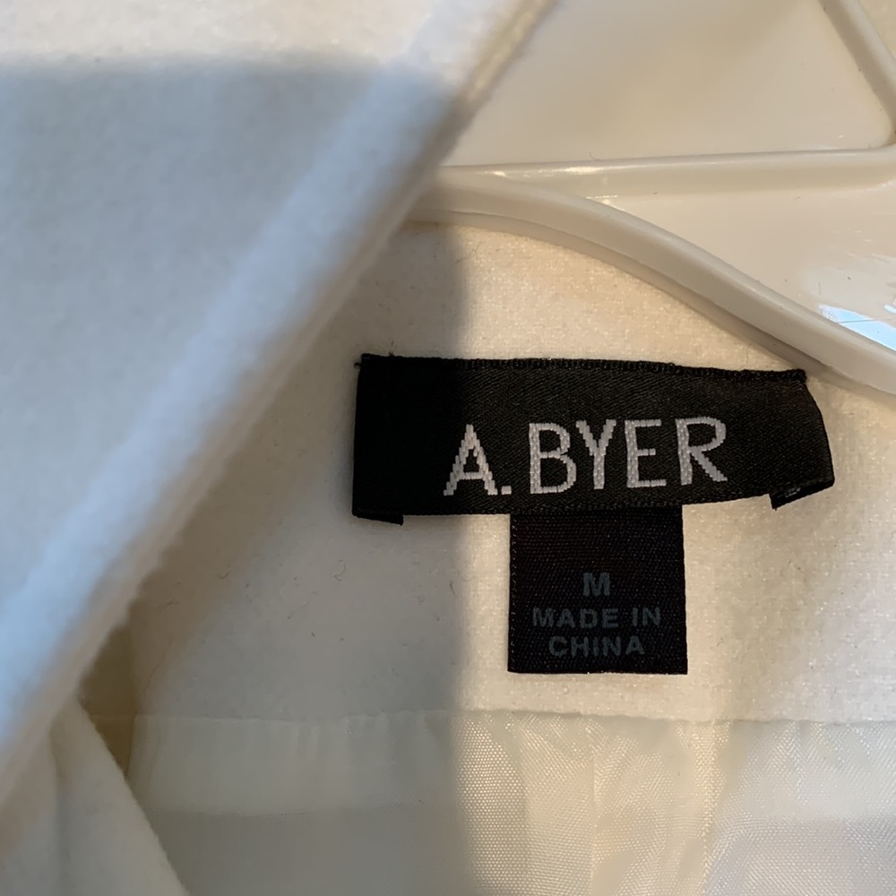 White pea coat with black buttons. And removable belt. - Picture 6 of 7